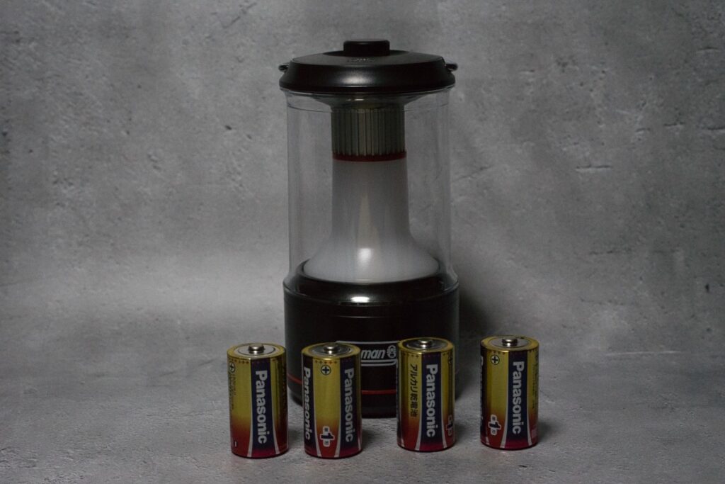 バッテリーガードLEDランタン1000は単一電池が4本必要